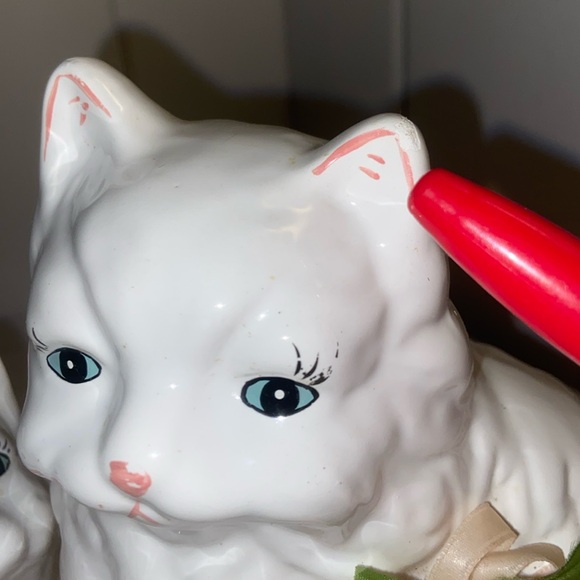 2 vintage White Cat Figurine SET Persian long haired blue eye cats LOT 70s 80s - Picture 3 of 15